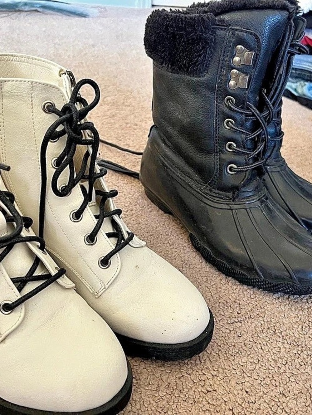 UGG Montclair Lace-Up Winter Boots Black & White